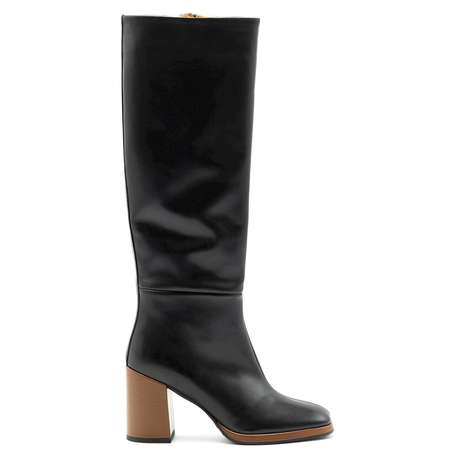 B4574%20NERO_42070-0000.jpg